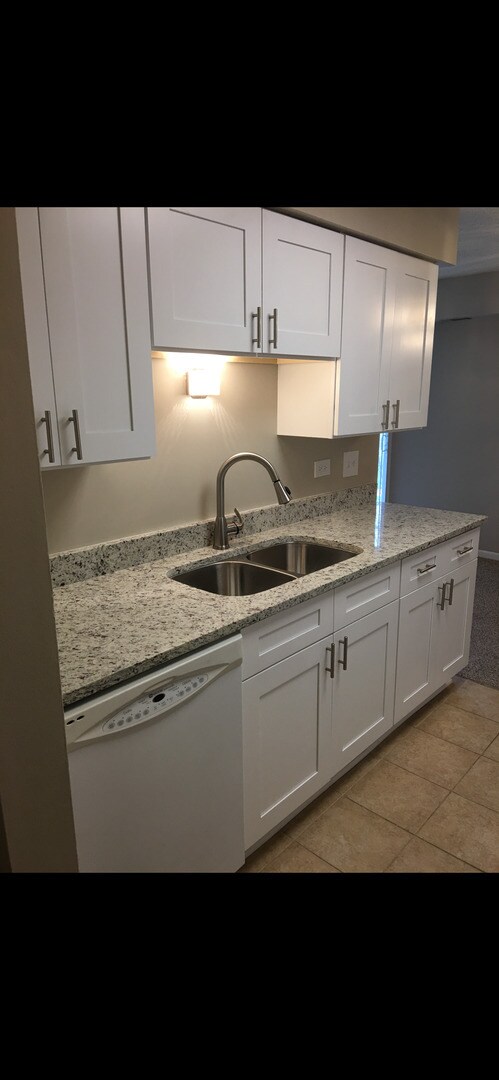 Building Photo - 2612 Pirates Cove
