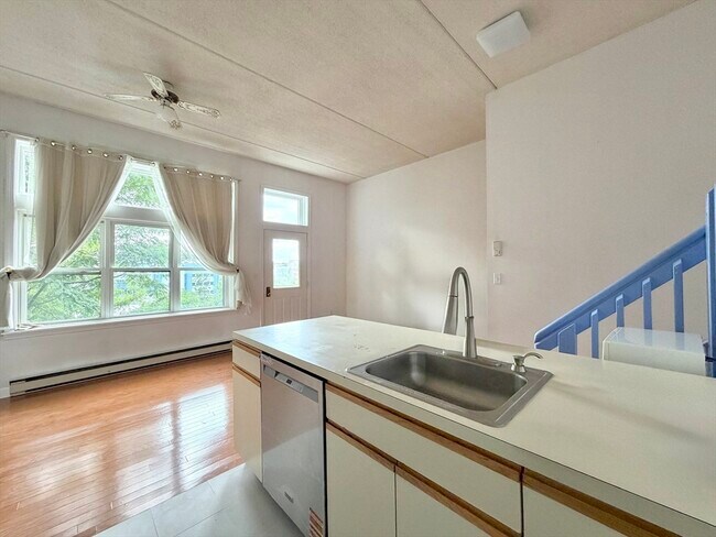 Foto del edificio - 26 Ellingwood St
