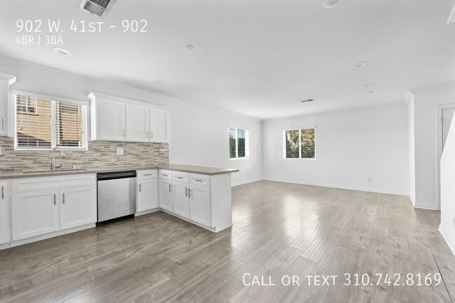 Building Photo - 902 W. 41st-902