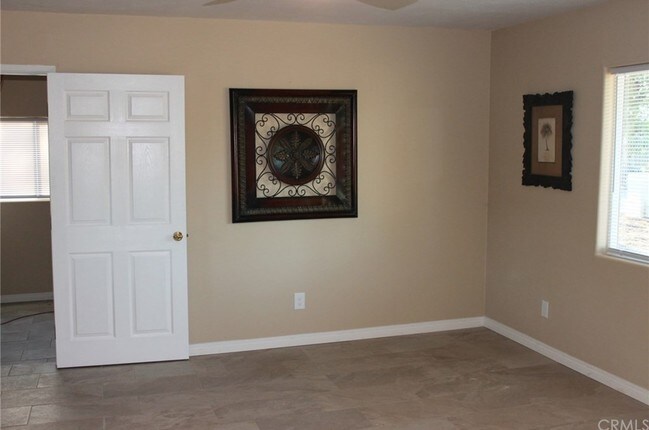 Building Photo - 40979 Mayberry Ave