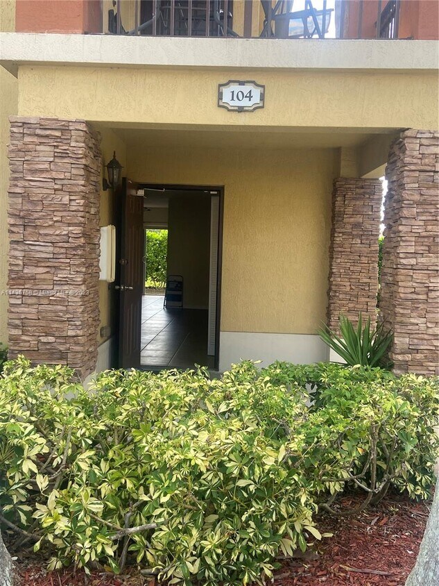 920 NE 33rd Terrace Unit 104, Homestead, FL 33033 Condo for Rent in