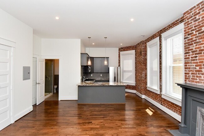 Foto del edificio - 1764 Frankfort Ave