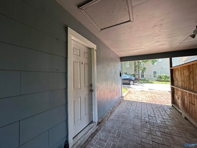 Building Photo - 2705 Whitesburg Dr