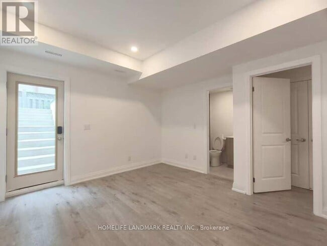 Building Photo - 12 Persica St