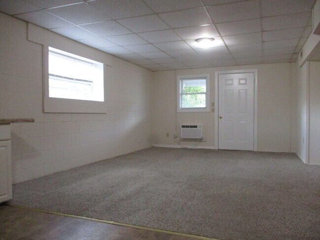 Building Photo - 124 Hibiscus Dr
