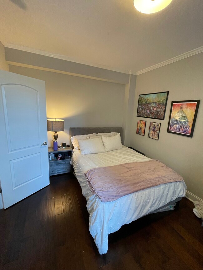 Foto del edificio - 1010 25th St NW