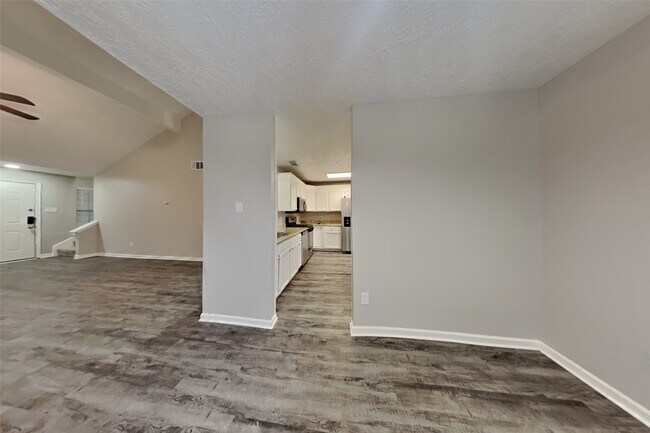 Foto del edificio - 16318 Elmwood Point Ln