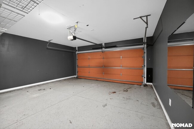 Photo - 1273 MacKintosh pknw House