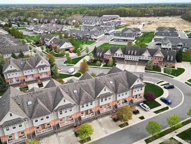 Building Photo - 56640 Longhorn Dr