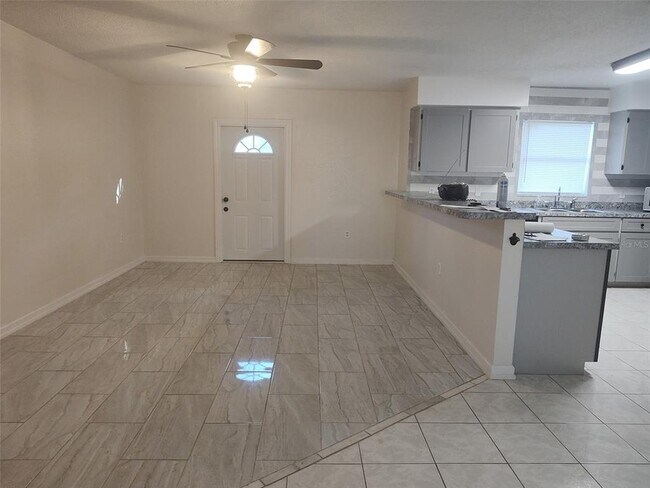 Building Photo - 406 Fox Lake Dr