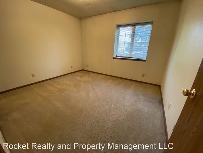 Building Photo - 916 Monroe St