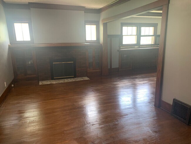 Foto del edificio - Spacious Updated Minne Lusa 3BR with Lots ...
