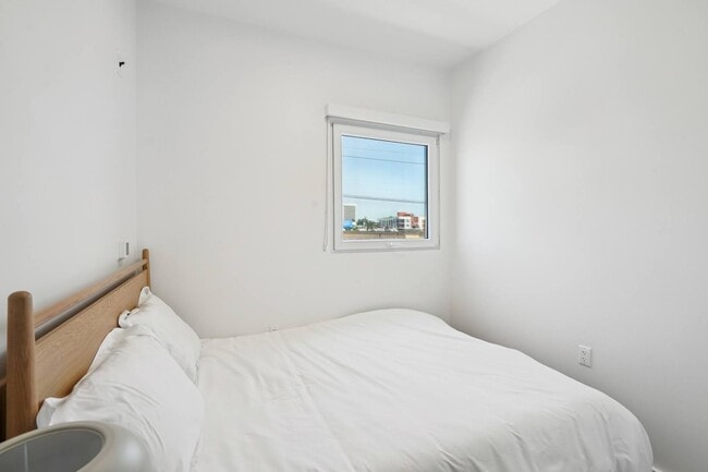 Interior Photo - Comma Barrington Co-Living