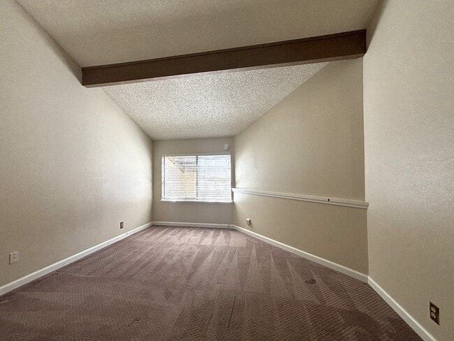 Building Photo - 3 Bedroom | 2.5 Bathroom | 2-Story Fremont...
