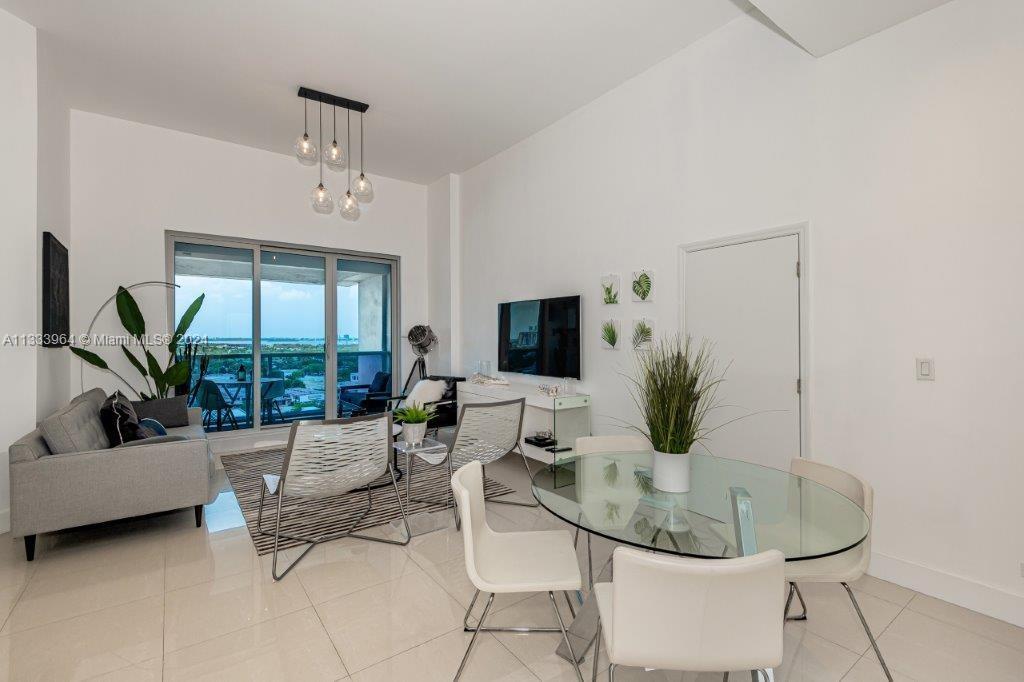 Foto principal - 2301 Collins Ave