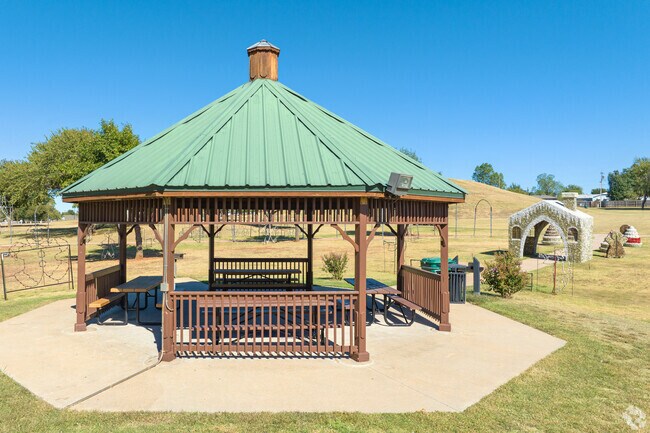 Go on a family adventure and explore Chisholm Trail Park in Yukon.