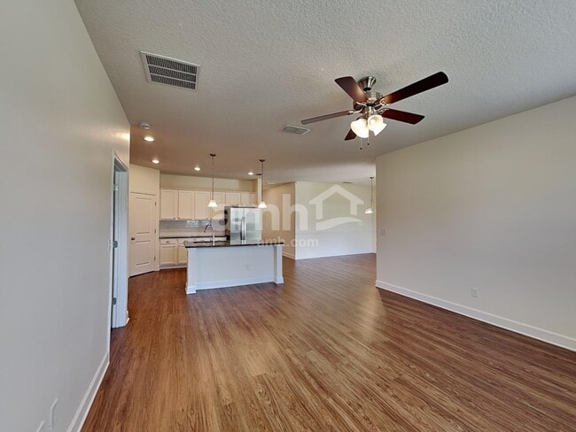 Foto del edificio - 3066 Creek Village Ln