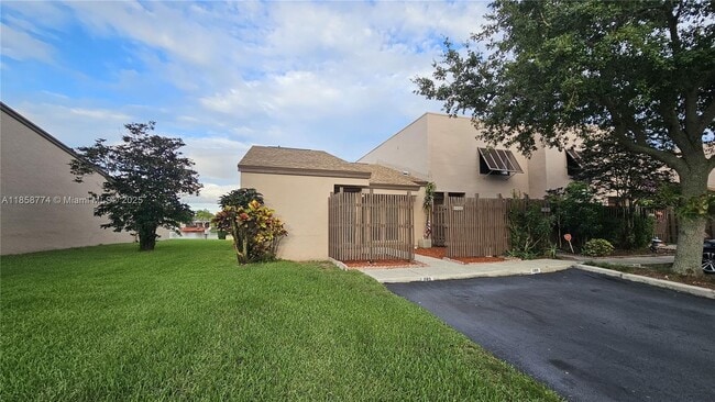 Foto del edificio - 1189 NW 122nd Terrace