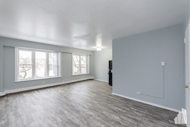 Building Photo - 7333 N Ridge Blvd