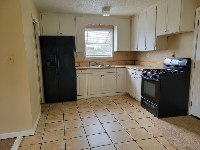 Building Photo - 3 bad 2 bath
