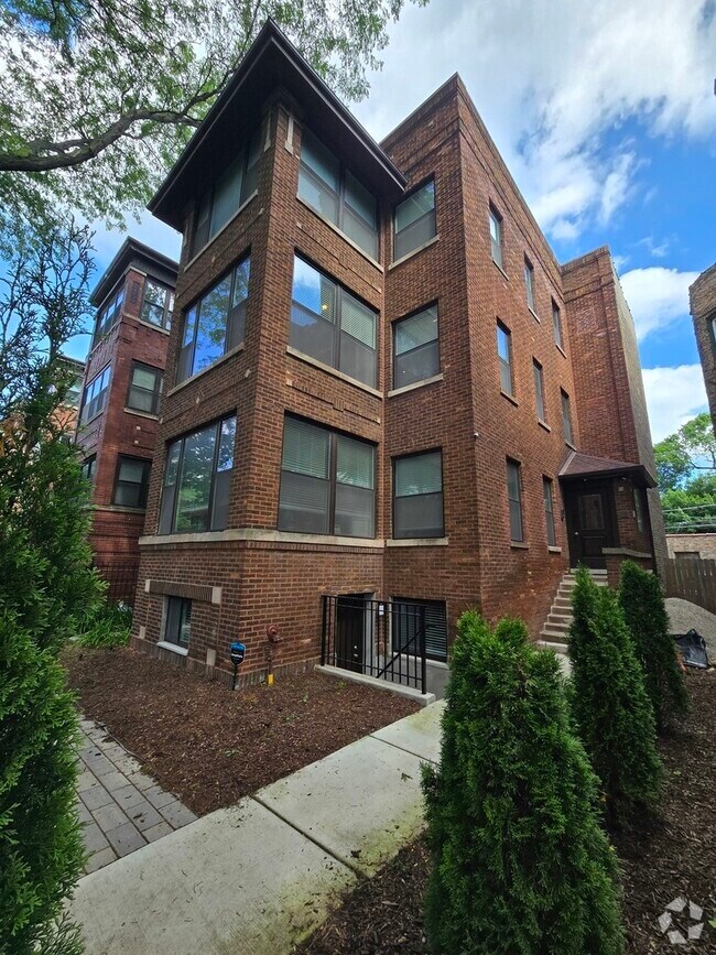 Building Photo - 1502 W Jonquil Terrace