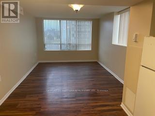 Photo du bâtiment - 1056 Queens Ave
