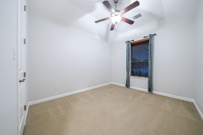 Building Photo - 1228 Falling Hills Dr