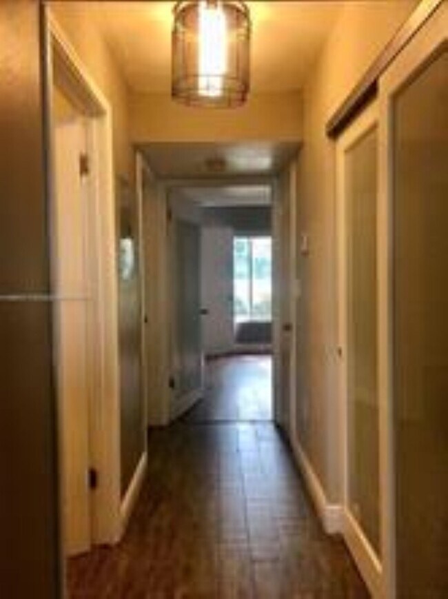 Foto del edificio - 2445 NW 33rd St