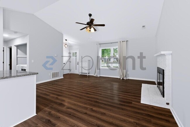 Building Photo - Unit