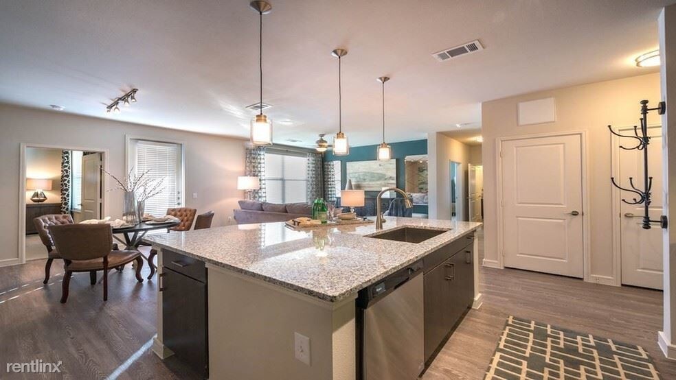 Foto principal - 14201 Briar Forest Dr