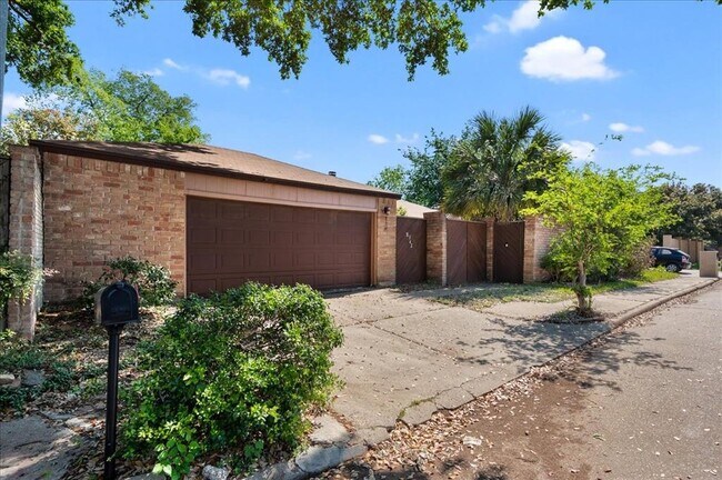 Building Photo - 8342 Silvan Wind Ln