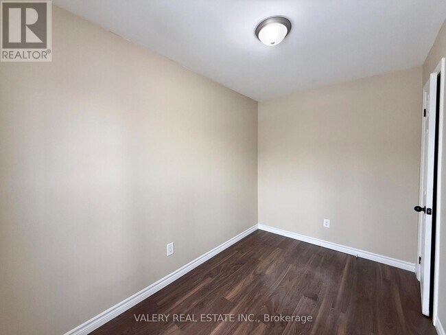 Building Photo - 15 Forbes St