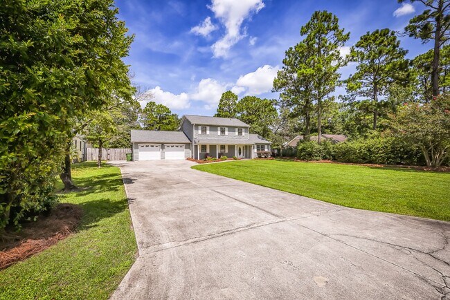 Foto del edificio - SHORT TERM LEASE ONLY! Fully Furnished Wil...