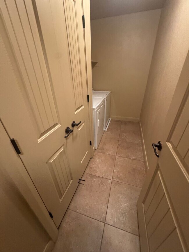 Foto del edificio - Millcreek Springs Townhome
