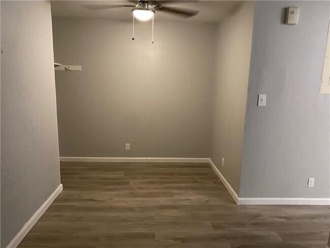 Foto del edificio - 4073 Pine Valley Rd