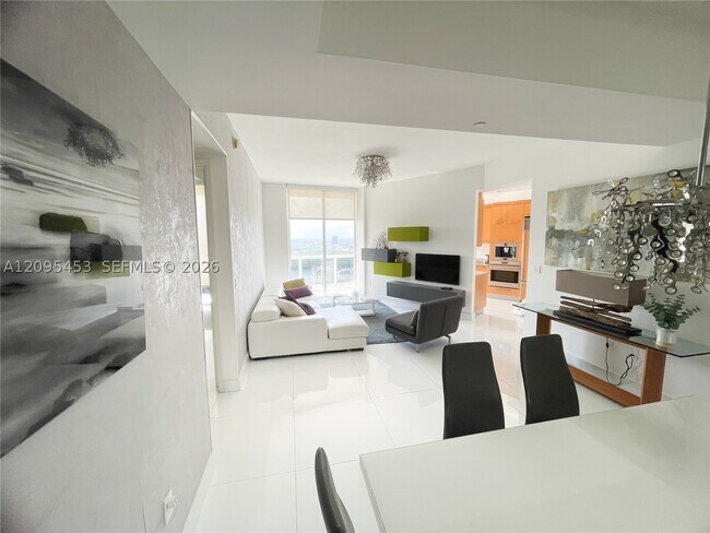 Foto del edificio - 15901 Collins Ave
