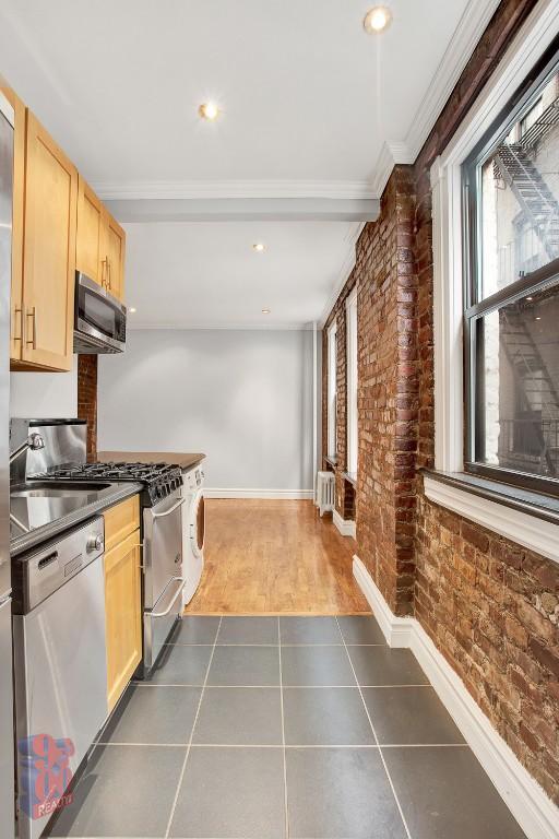Foto del edificio - 416 E 13th St