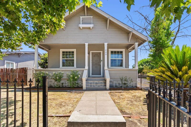 Primary Photo - 400 E Ellis St