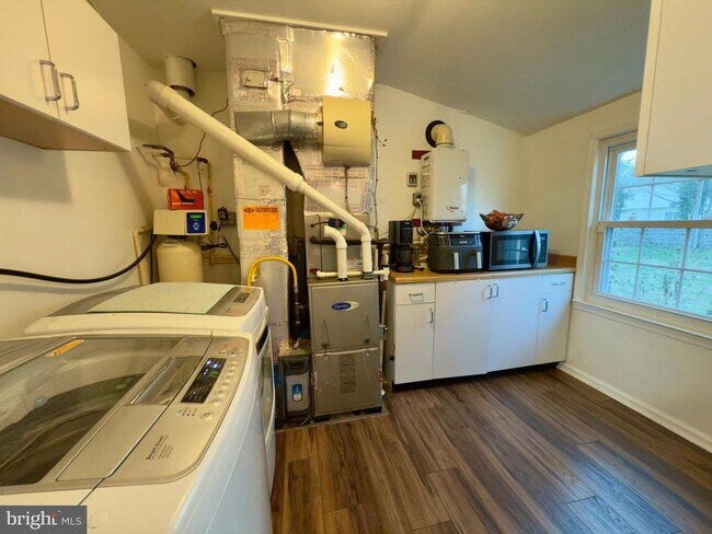 Foto del edificio - 211 Eagle View Ln