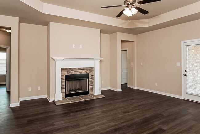 Foto del edificio - Large 3 Bedroom Home