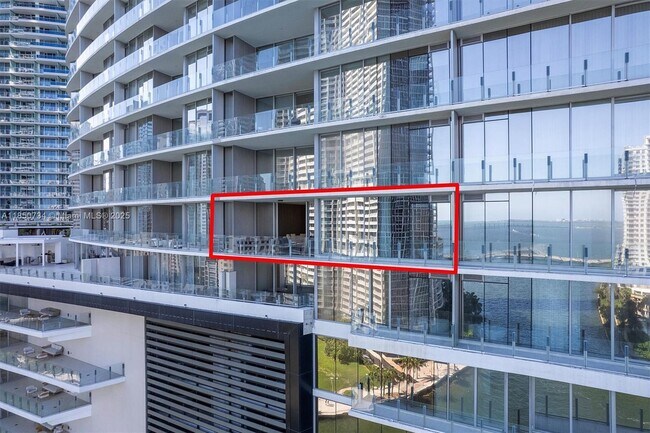 Foto del edificio - 300 Biscayne Blvd Way