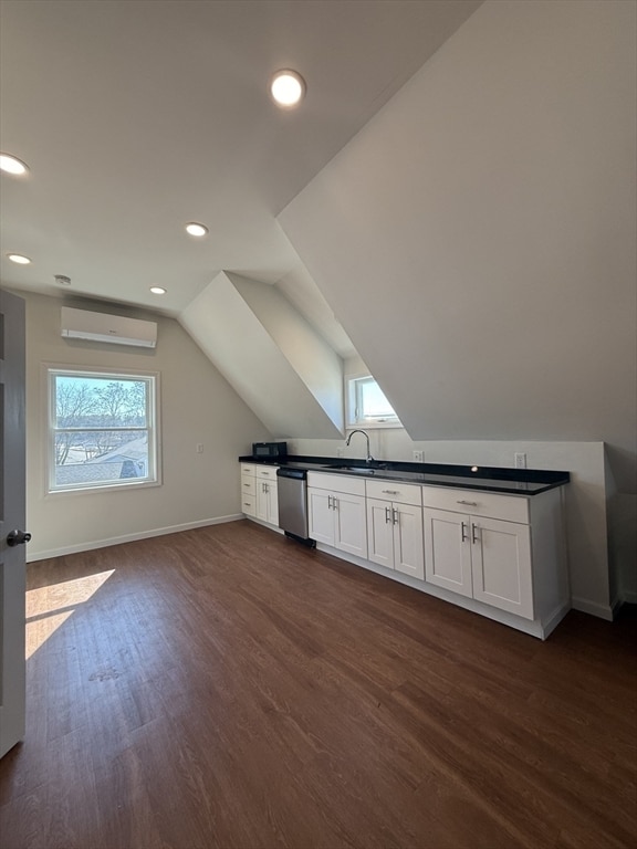 Building Photo - 1635 Osgood St