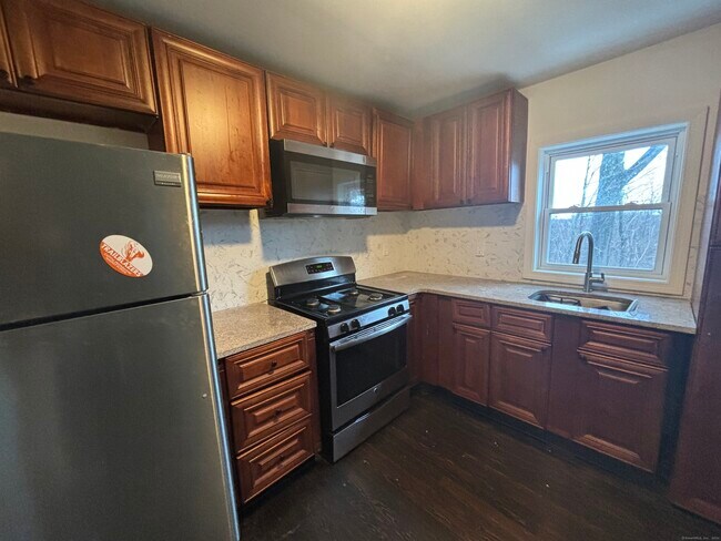 Building Photo - 2 High Rd