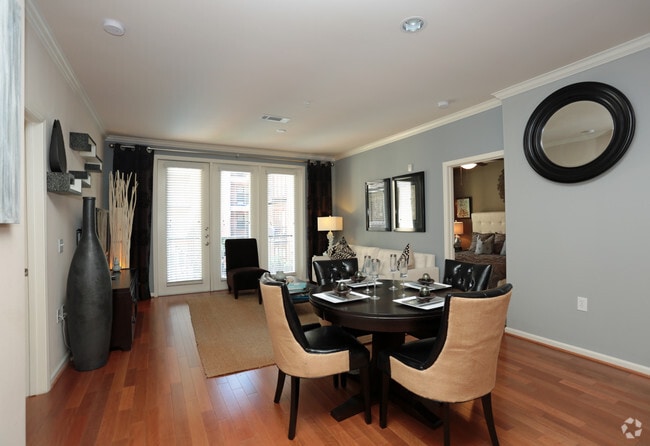 Interior Photo - La Maison River Oaks