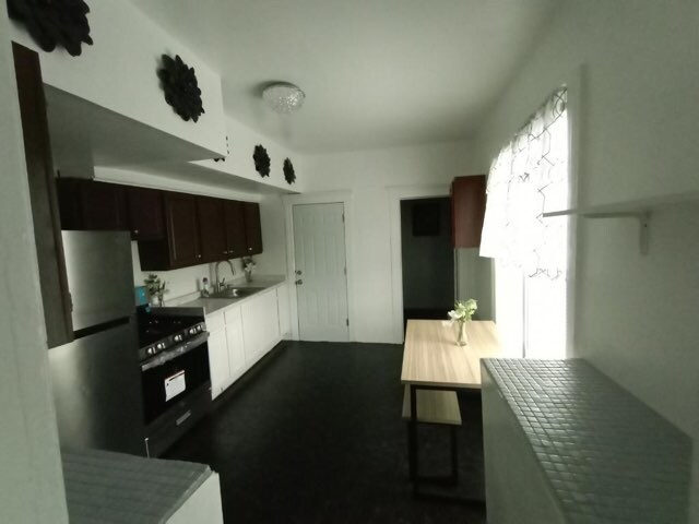 Foto del edificio - 4851 Concord Ave