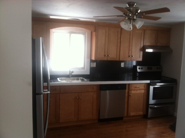 Kitchen - 51 Holiday Ave