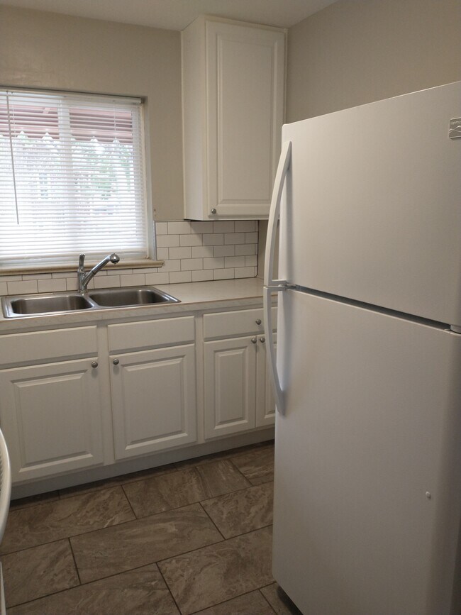 Kitchen - 340 S Alcott St