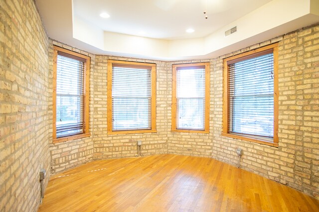 Building Photo - 1342 W Greenleaf Ave