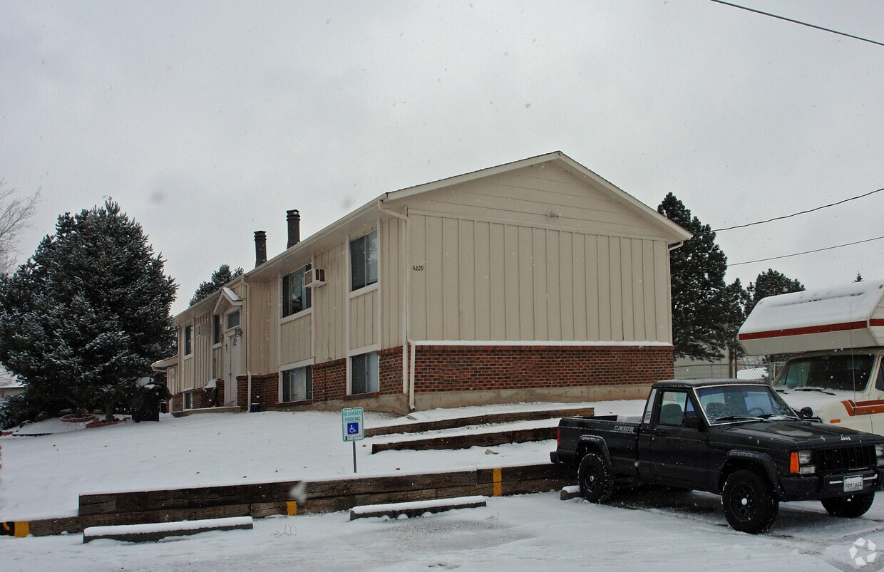 Building Photo - 4229 Forest Hill Pl