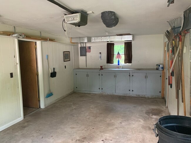 Garage Work Bench/Storage - 65 Ridgeview Rd